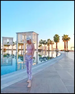 Model Farina Jo